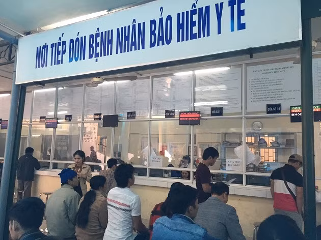 Tháng 10 cả nước có khoảng 16,268 triệu lượt người khám chữa bệnh bảo hiểm y tế nội trú và ngoại trú. Tháng 10 cả nước có khoảng 16,268 triệu lượt người khám chữa bệnh bảo hiểm y tế nội trú và ngoại trú.