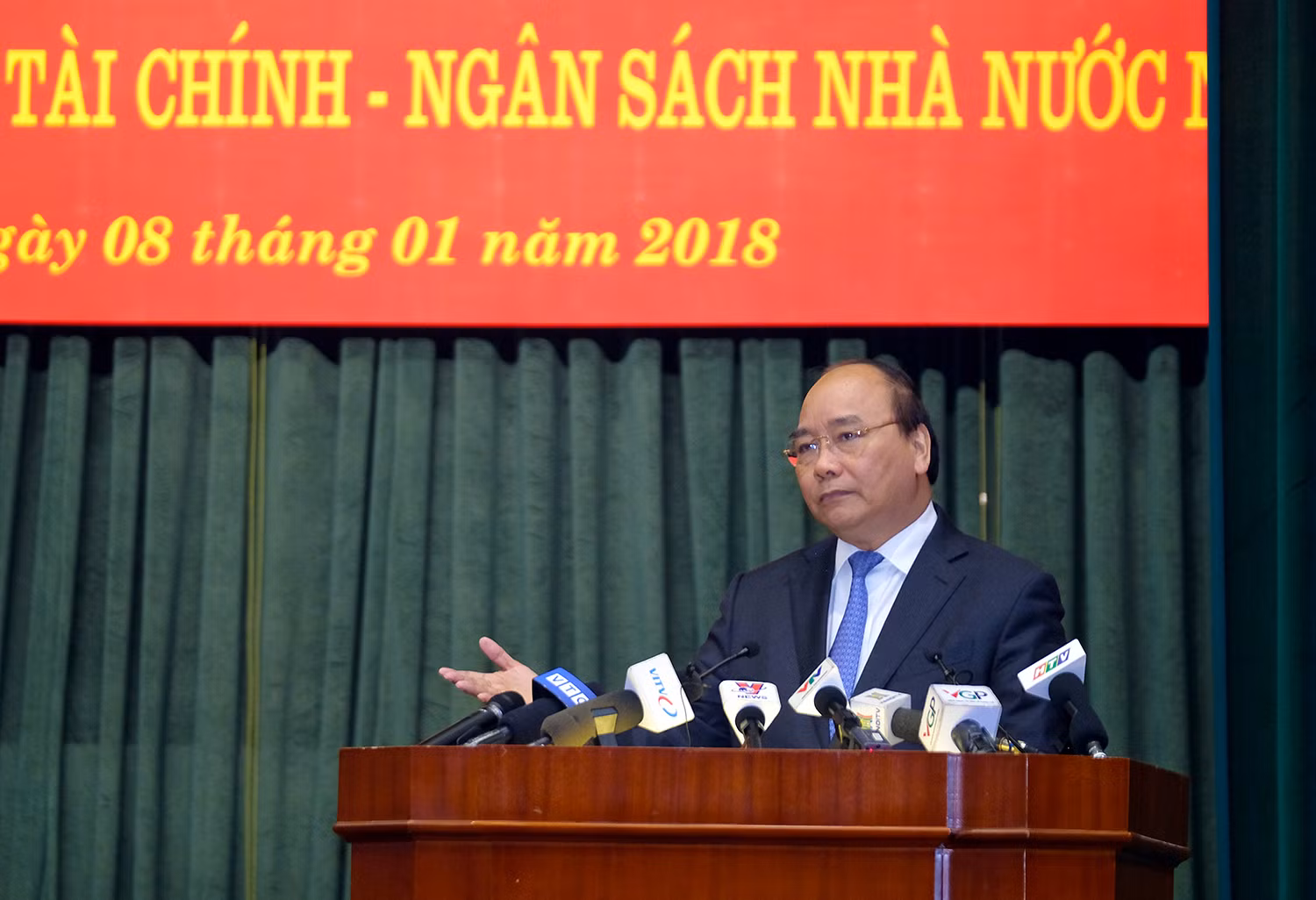 Thủ tướng: "Không ít cán bộ xa dân, nhũng nhiễu, tiêu cực..." ảnh 4 Thủ tướng: "Không ít cán bộ xa dân, nhũng nhiễu, tiêu cực..." ảnh 4