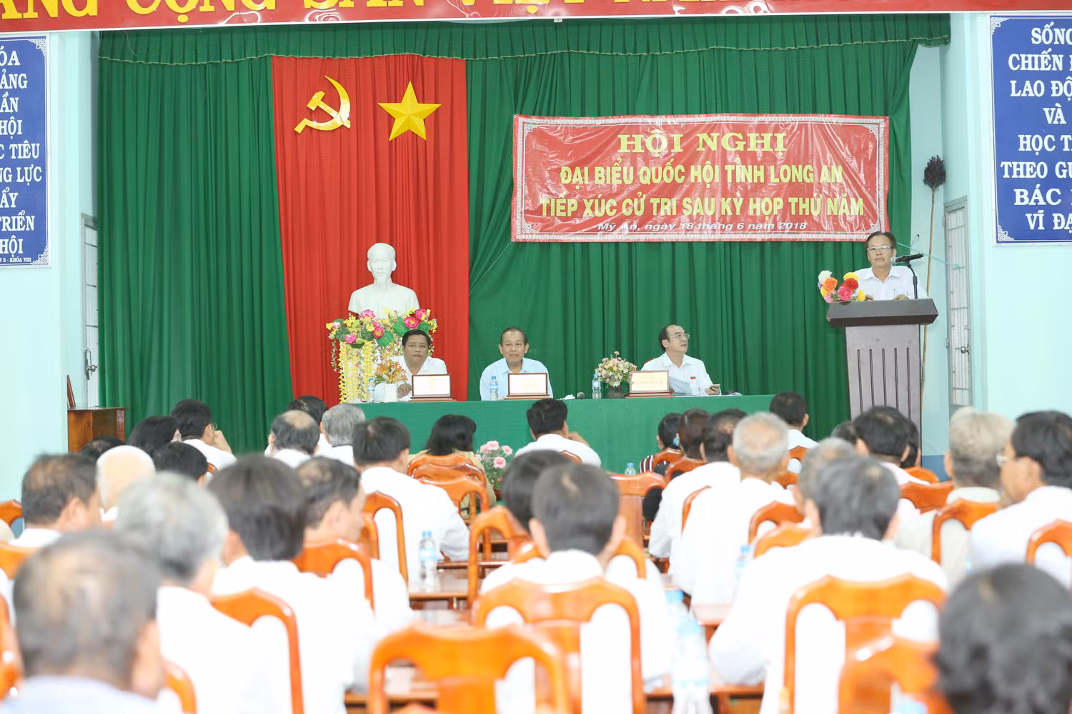Phó Thủ tướng Trương Hòa Bình: "Đảng, Nhà nước luôn hiểu chăm lo, bảo vệ cuộc sống cho nhân dân ngày càng ấm no, hạnh phúc” - ảnh nguồn chinhphu.vn. Phó Thủ tướng Trương Hòa Bình: "Đảng, Nhà nước luôn hiểu chăm lo, bảo vệ cuộc sống cho nhân dân ngày càng ấm no, hạnh phúc” - ảnh nguồn chinhphu.vn.