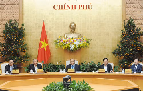 Thủ tướng Nguyễn Xuân Phúc và các Phó Thủ tướng họp Thường trực Chính phủ sau kỳ nghỉ Tết Nguyên đán Mậu Tuất. Ảnh: VGP