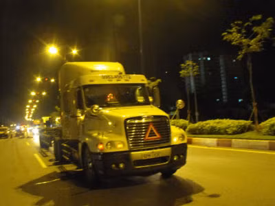 Xe container cán chết người tại hiện trường Xe container cán chết người tại hiện trường