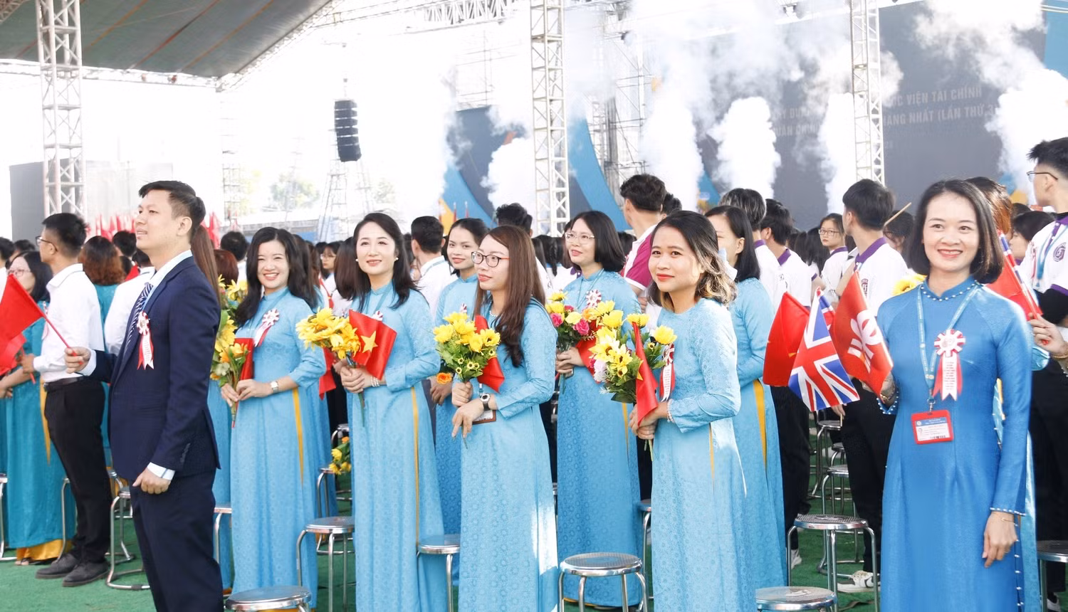 Học viện Tài chính đã có nhiều chính sách, giải pháp để tạo điều kiện cho giảng viên tích cực tham gia biên soạn giáo trình, tài liệu học tập và thúc đẩy phong trào nghiên cứu khoa học sinh viên. Ảnh minh họa: Ngân Chi. Học viện Tài chính đã có nhiều chính sách, giải pháp để tạo điều kiện cho giảng viên tích cực tham gia biên soạn giáo trình, tài liệu học tập và thúc đẩy phong trào nghiên cứu khoa học sinh viên. Ảnh minh họa: Ngân Chi.
