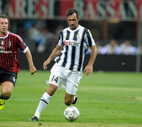 Vucinic đến càng làm hàng công Juve thêm chật chội