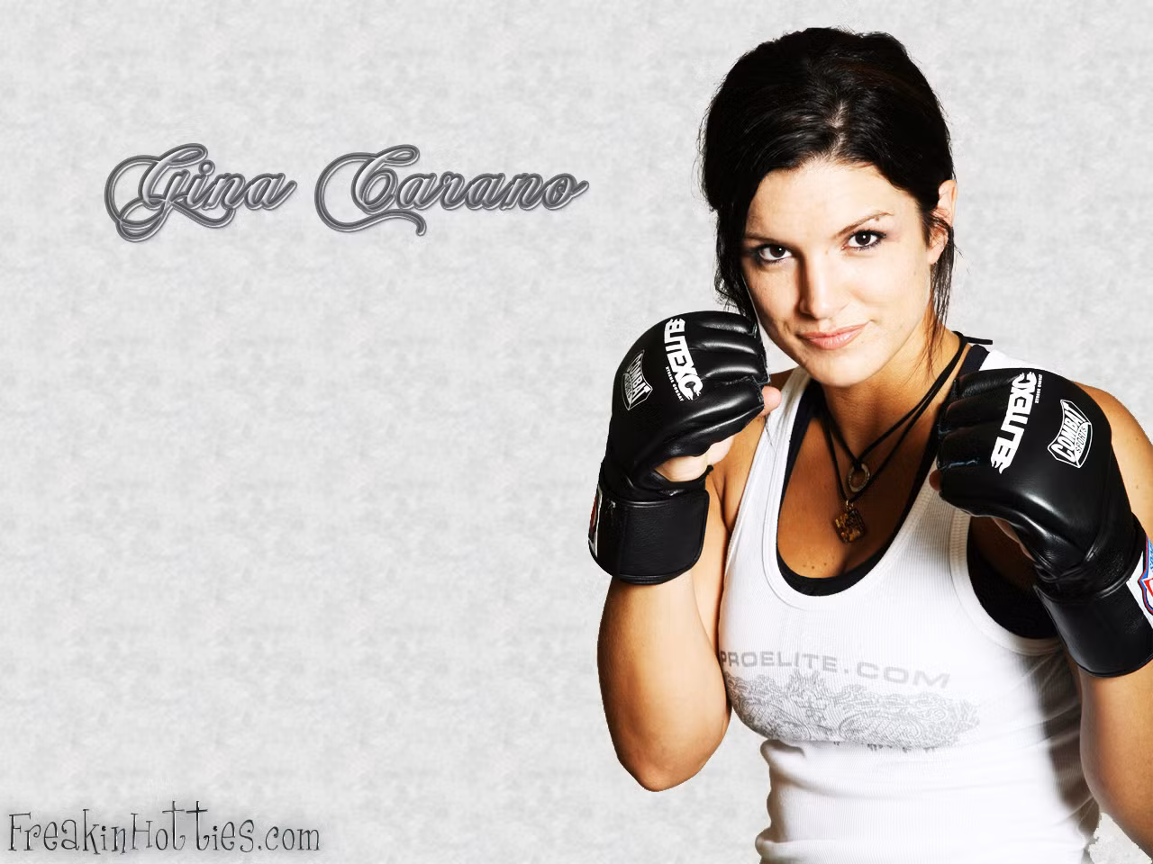 Tay đấm thép Gina Carano không chỉ gợi lên vẻ mạnh mẽ mà còn là cả nét quyến rũ