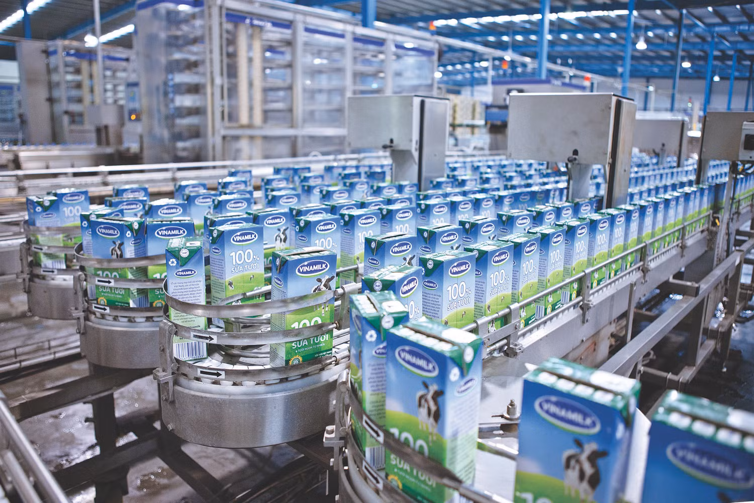 Chính phủ thoái vốn mạnh mẽ tại các doanh nghiệp - ảnh nguồn Vinamilk.