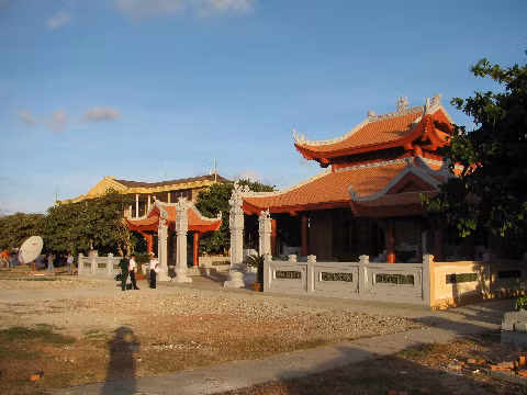 Ngôi đền thờ Hồ Chí Minh Ngôi đền thờ Hồ Chí Minh
