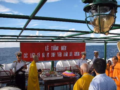 Lễ tưởng niệm các anh hùng liệt sĩ đã hi sinh năm 1988 Lễ tưởng niệm các anh hùng liệt sĩ đã hi sinh năm 1988