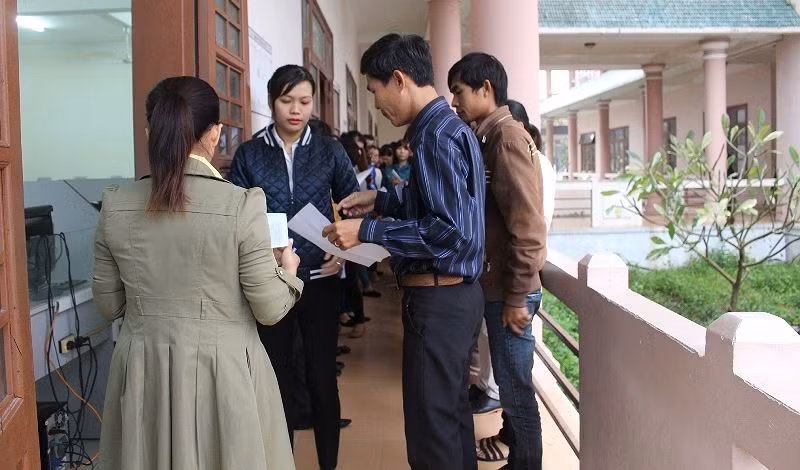 Sau khi sở Nội vụ Quảng Ngãi công bố điểm chấm thẩm định thì sẽ có nhiều biến động về kết quả thi tuyển giáo viên tại một số Hội đồng thi. Ảnh: AP