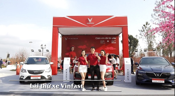 Trải nghiệm lái thử xe VinFast - “Năm mới tăng tốc, rước lộc về nhà” dành cho những du khách yêu công nghệ và muốn thử thách bản thân.