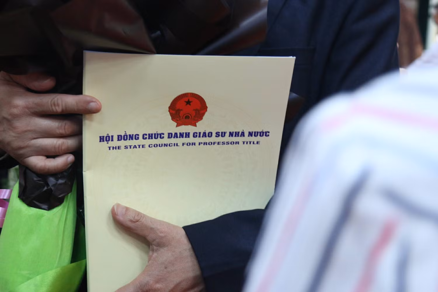 Điều chỉnh nhiều tiêu chuẩn khi xét công nhận giáo sư, phó giáo sư năm 2020 (ảnh: Báo Vietnamnet) Điều chỉnh nhiều tiêu chuẩn khi xét công nhận giáo sư, phó giáo sư năm 2020 (ảnh: Báo Vietnamnet)