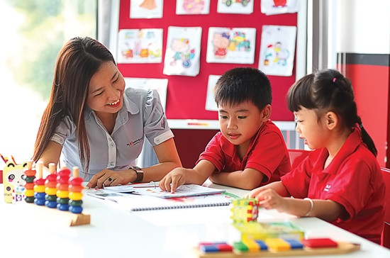 Chương trình nào, môn học nào cũng vậy, học sinh vui vẻ, hứng thú học tập thì kết quả học tập tốt (Ảnh minh hoạ: Tạp chí Gia đình và trẻ em)