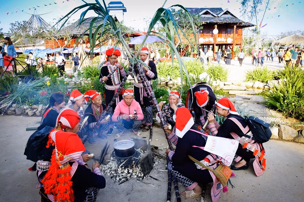 Chất Tây Bắc, văn hóa vùng cao tràn ngập không gian Sun World Fansipan Legend. Ảnh: Lễ hội Ẩm thực Tây Bắc