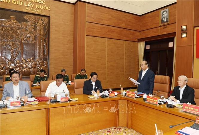 Đồng chí Nguyễn Xuân Phúc, Ủy viên Bộ Chính trị, Thủ tướng Chính phủ, Ủy viên Thường vụ Quân ủy Trung ương phát biểu tại Hội nghị. Ảnh: TTXVN Đồng chí Nguyễn Xuân Phúc, Ủy viên Bộ Chính trị, Thủ tướng Chính phủ, Ủy viên Thường vụ Quân ủy Trung ương phát biểu tại Hội nghị. Ảnh: TTXVN