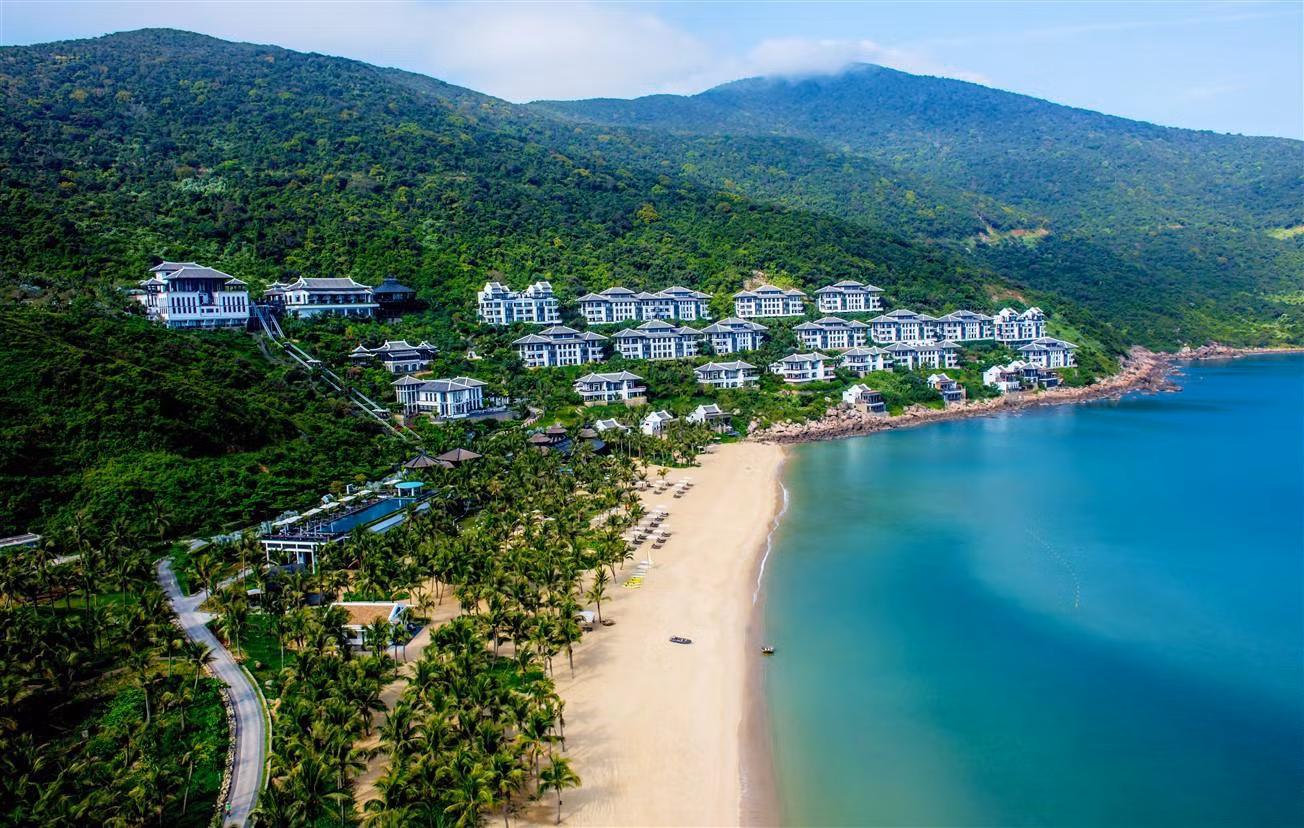 InterContinental Danang Sun Peninsula Resort liên tiếp được trao tặng những giải thưởng quốc tế danh giá.