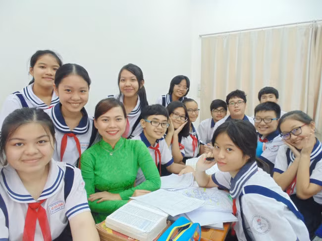 Niềm vui cuối năm của giáo viên Thành phố Hồ Chí Minh. (Ảnh chỉ mang minh họa: Giaoducthoidai.vn)
