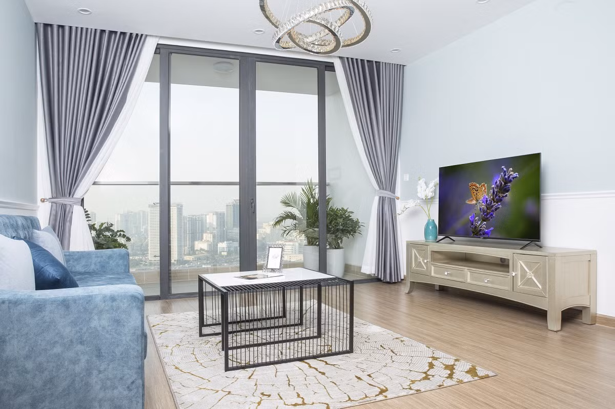 Hình ảnh những mẫu sản phẩm Ti vi thông minh đầu tiên của Vsmart, với điểm nổi trội là sử dụng hệ điều hành Android có bản quyền trực tiếp từ Google. Hình ảnh những mẫu sản phẩm Ti vi thông minh đầu tiên của Vsmart, với điểm nổi trội là sử dụng hệ điều hành Android có bản quyền trực tiếp từ Google.