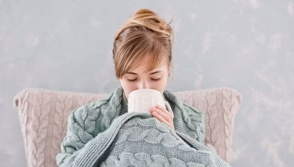 Nên ăn và uống gì khi bị cúm (Ảnh: theo Health Magazine).
