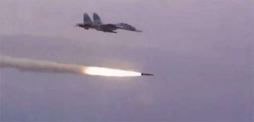 Máy bay chiến đấu Su-30MK2 phóng tên lửa chống hạm Kh-31A, là sát thủ tiêu diệt tàu chiến mặt nước như tàu sân bay Máy bay chiến đấu Su-30MK2 phóng tên lửa chống hạm Kh-31A, là sát thủ tiêu diệt tàu chiến mặt nước như tàu sân bay
