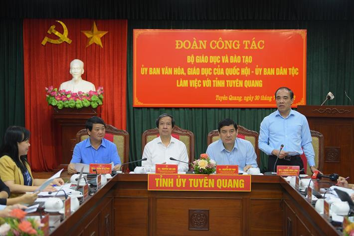 Bí thư Tỉnh ủy Tuyên Quang Chẩu Văn Lâm phát biểu tại cuộc làm việc (ảnh: Bộ Giáo dục và Đào tạo)