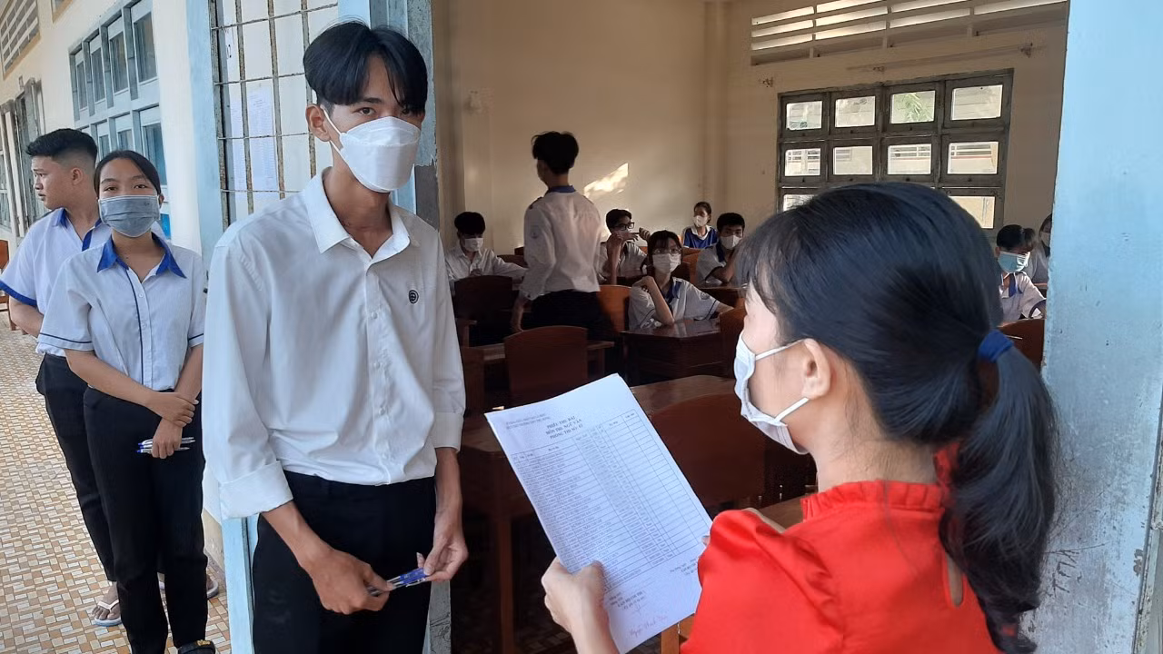 Thí sinh tham dự kỳ thi thử tốt nghiệp trung học phổ thông 2023 của tỉnh Cà Mau (Nguồn: Sở Giáo dục và Đào tạo Cà Mau). Thí sinh tham dự kỳ thi thử tốt nghiệp trung học phổ thông 2023 của tỉnh Cà Mau (Nguồn: Sở Giáo dục và Đào tạo Cà Mau).