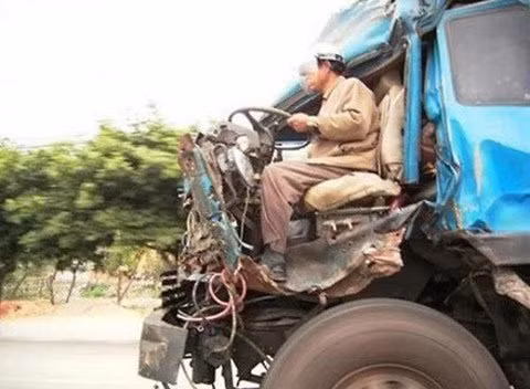 Hơi tàn tạ một chút nhưng vẫn chạy tốt