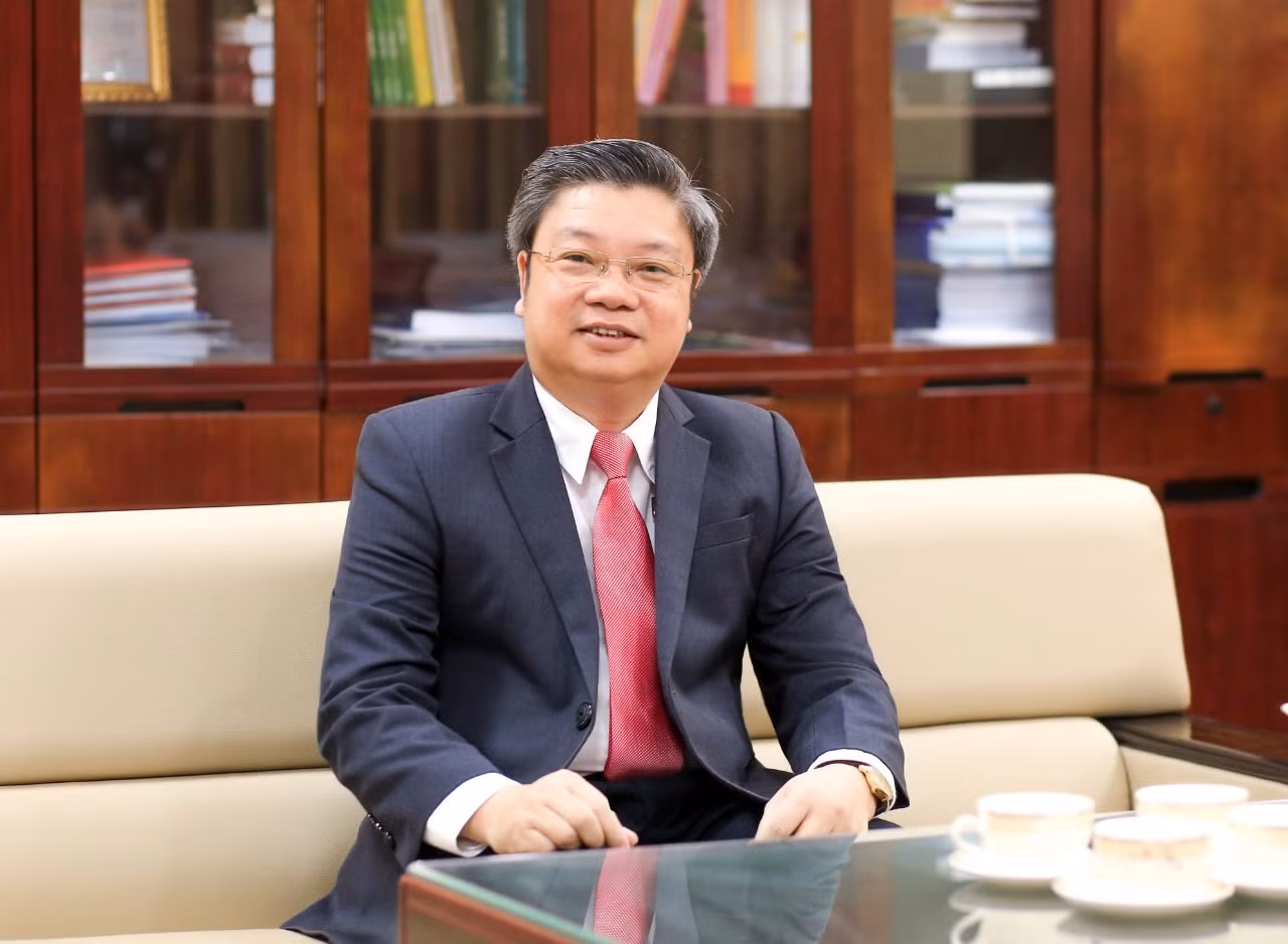 Phó Giáo sư, Tiến sĩ Bùi Văn Dũng – Hiệu trưởng Trường Đại học Hồng Đức. Ảnh: NVCC Phó Giáo sư, Tiến sĩ Bùi Văn Dũng – Hiệu trưởng Trường Đại học Hồng Đức. Ảnh: NVCC