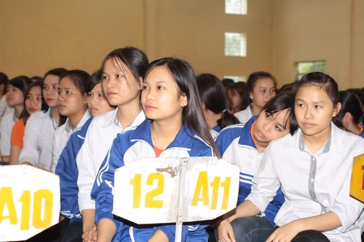 Ủy ban Văn hóa, Giáo dục “hiến kế” tăng tính hấp dẫn của nghề giáo ảnh 2