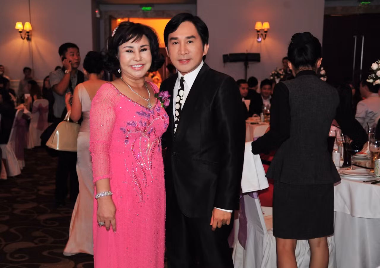 NSƯT Kim Tử Long (phải).