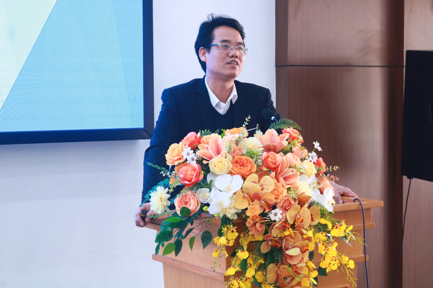 Tiến sĩ Vũ Văn Đẩu - Trưởng khoa Điều dưỡng Hộ sinh, Trường Đại học Điều dưỡng Nam Định. Ảnh: DN Tiến sĩ Vũ Văn Đẩu - Trưởng khoa Điều dưỡng Hộ sinh, Trường Đại học Điều dưỡng Nam Định. Ảnh: DN
