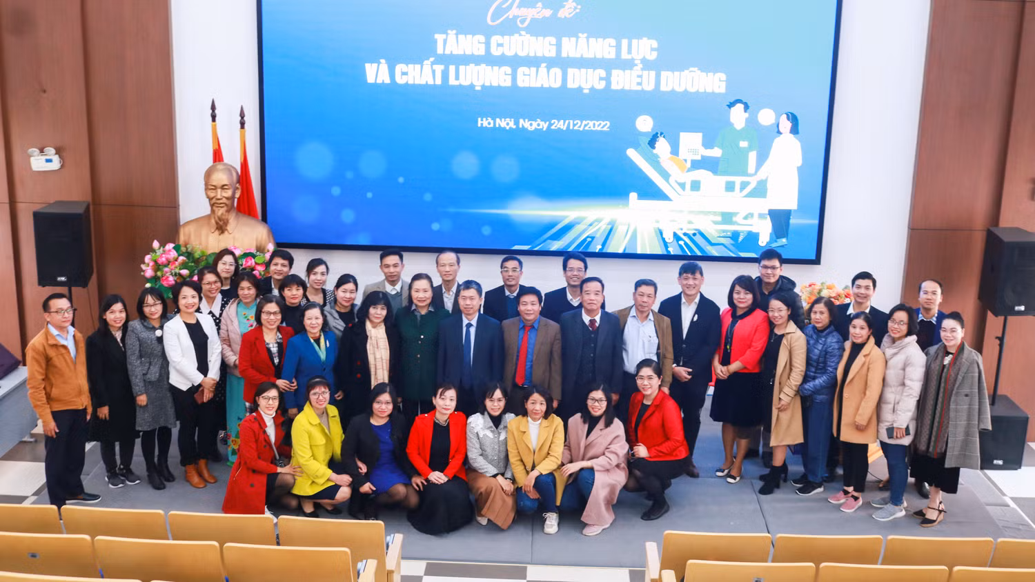 Các đại biểu tham dự hội nghị chụp ảnh lưu niệm. Ảnh: DN Các đại biểu tham dự hội nghị chụp ảnh lưu niệm. Ảnh: DN