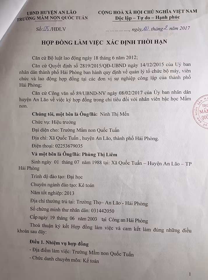 Các nhân viên kế toán được ký hợp đồng làm việc xác định thời hạn (Ảnh: Lã Tiến)