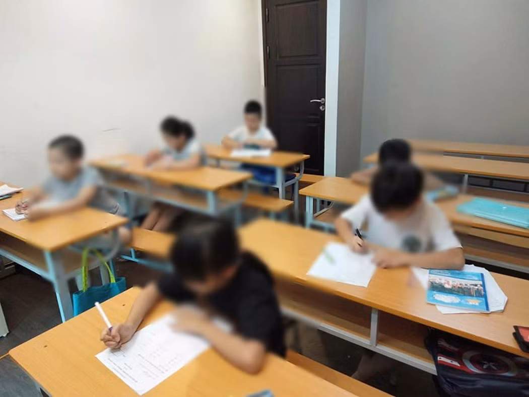Những đứa trẻ bị đè nén trong vòng xoáy học thêm, dạy thêm khiến người lớn cần phải suy nghĩ về trách nhiệm của mình (Ảnh:N.D) Những đứa trẻ bị đè nén trong vòng xoáy học thêm, dạy thêm khiến người lớn cần phải suy nghĩ về trách nhiệm của mình (Ảnh:N.D)