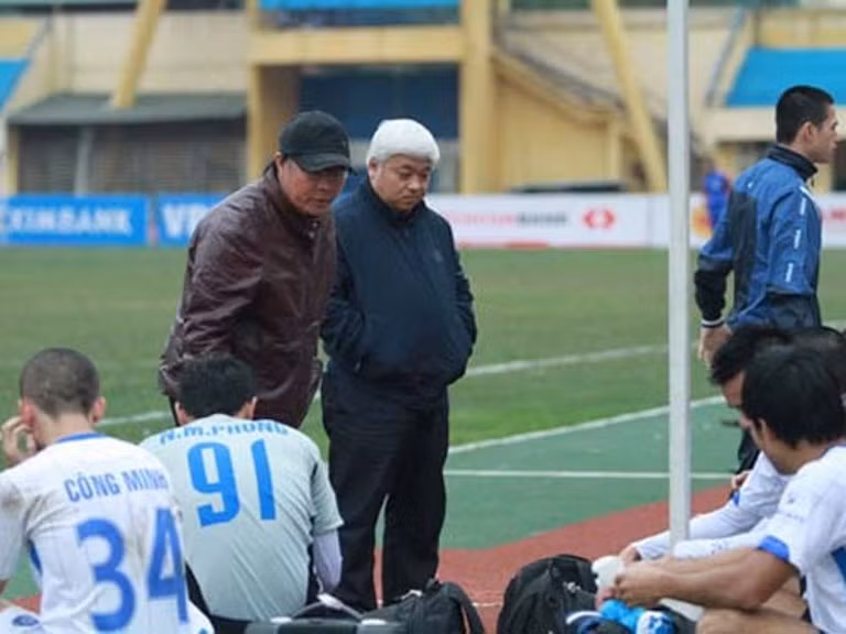 Nổi tiếng và quyền lực, nhưng sau khi bị bắt hàng loạt nhà băng nơi bầu Kiên nắm cổ phần cũng lên tiếng phủ nhận tầm ảnh hưởng của ông, trong đó có Ngân hàng cổ phần Xuất nhập khẩu Việt Nam (Eximbank, mã: EIB), Ngân hàng cổ phần Sài Gòn Thương Tín (Sacombank, mã: STB), Ngân hàng Kiên Long và ngân hàng Phương Nam.