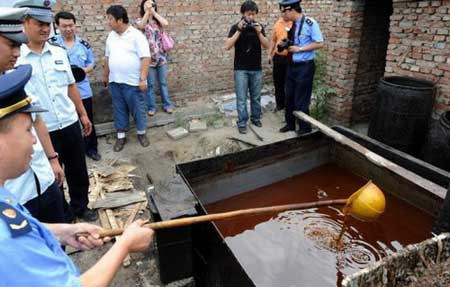 Dầu bẩn được phát hiện.