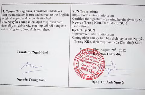 Những giấy tờ từ Mỹ gửi về được ông Trần Văn Trí, chồng bà Phạm Thị Diệu Hiền, mang đi dịch ra tiếng Việt để gửi đến cơ quan chức năng.