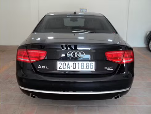 Audi A8L.