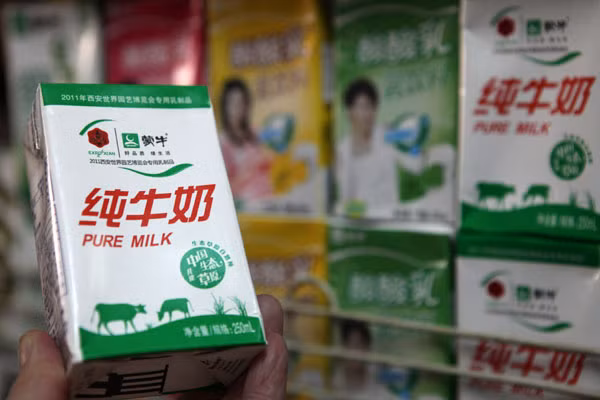Mỡi đây, sản phẩm sữa Chanfu của hãng Trung Quốc gây chấn động vì phát hiện có chứa chất gây ung thư. Ảnh minh họa.