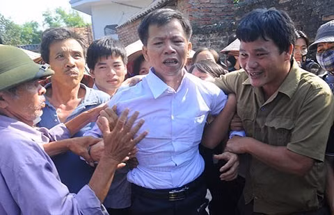 Đấu tranh cho công lý, gặp án oan phải bán nhà đền thì cán bộ xin nghỉ hết? ảnh 1 Đấu tranh cho công lý, gặp án oan phải bán nhà đền thì cán bộ xin nghỉ hết? ảnh 1