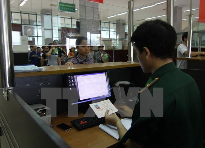 Chính phủ tạo điều kiện thuận lợi cho người Việt Nam định cư ở nước ngoài và người nước ngoài là vợ, chồng, con của người Việt Nam định cư ở nước ngoài hoặc của công dân Việt Nam. ảnh: chinhphu.vn