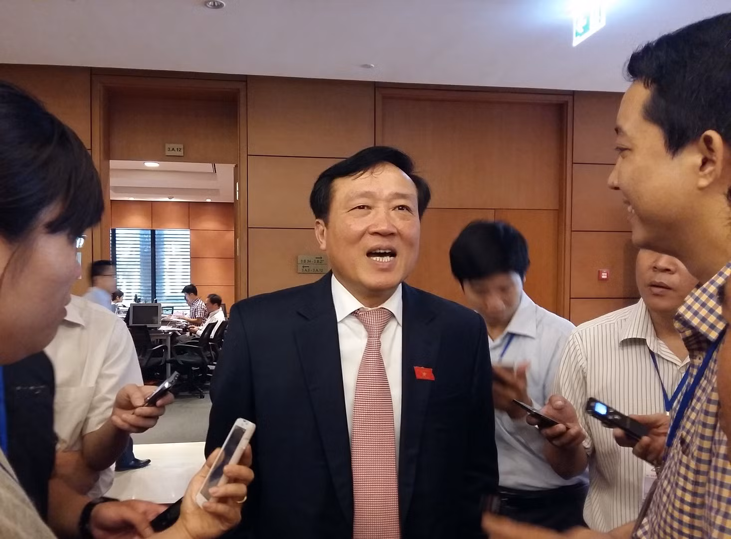 Dư luận đang chờ đợi những quyết định công tâm của Viện trưởng Viện Kiểm sát Nhân dân Tối cao đối với vụ việc liên quan tới chị Nguyễn Thị Bạch Tuyết. ảnh: Ngọc Quang. Dư luận đang chờ đợi những quyết định công tâm của Viện trưởng Viện Kiểm sát Nhân dân Tối cao đối với vụ việc liên quan tới chị Nguyễn Thị Bạch Tuyết. ảnh: Ngọc Quang.