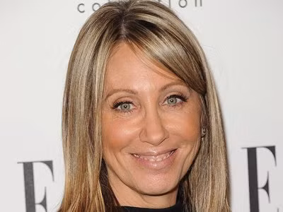 10. Stacey Snider Công ty: Dreamworks Studios Tuổi: 51 Sau khi tốt nghiệp ngành luật tại trường ULCA, Snider bắt đầu công việc ở Hollywood. Kể từ đó, cô từng làm chủ tịch Công ty Universal Pictures và hiện nay là giám đốc điều hành và chủ tịch Dreamworks Studios.