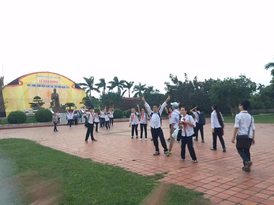 Trải nghiệm tại các di tích lịch sử đã tạo ra hứng khởi cho học sinh (Ảnh: Trường Trương Công Định) Trải nghiệm tại các di tích lịch sử đã tạo ra hứng khởi cho học sinh (Ảnh: Trường Trương Công Định)