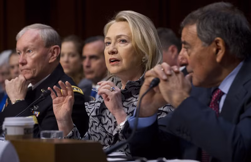 Ngoại trưởng Hillary Clinton, Bộ trưởng Quốc phòng Leon Panetta (bên phải), Chủ tịch Hội đồng tham mưu liên quân Martin Dempsey đồng thanh lên tiếng hối thúc các nhà lập pháp Mỹ sớm thông qua Công ước biển Liên Hợp Quốc Ngoại trưởng Hillary Clinton, Bộ trưởng Quốc phòng Leon Panetta (bên phải), Chủ tịch Hội đồng tham mưu liên quân Martin Dempsey đồng thanh lên tiếng hối thúc các nhà lập pháp Mỹ sớm thông qua Công ước biển Liên Hợp Quốc