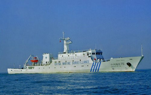 Tàu Hải giám 75 Trung Quốc "trực ban" xua đuổi tàu cá Philippines (theo Inquire - PV) Tàu Hải giám 75 Trung Quốc "trực ban" xua đuổi tàu cá Philippines (theo Inquire - PV)