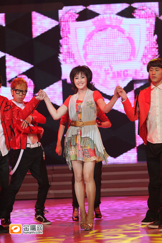 Lưu Hiểu Khánh xuất hiện trong chương trình "Happy Camp". Ảnh: Hunan.