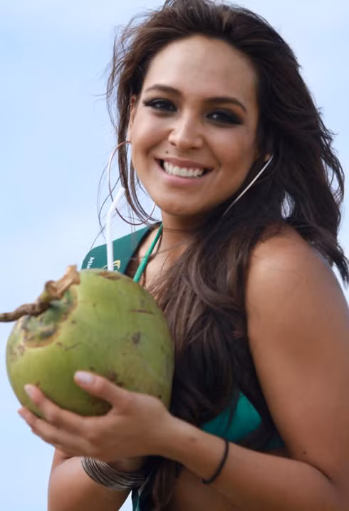 Thí sinh Miss Earth mặc bikini đi trồng cây, bắt cá ảnh 8 Hoa hậu Bolivia.