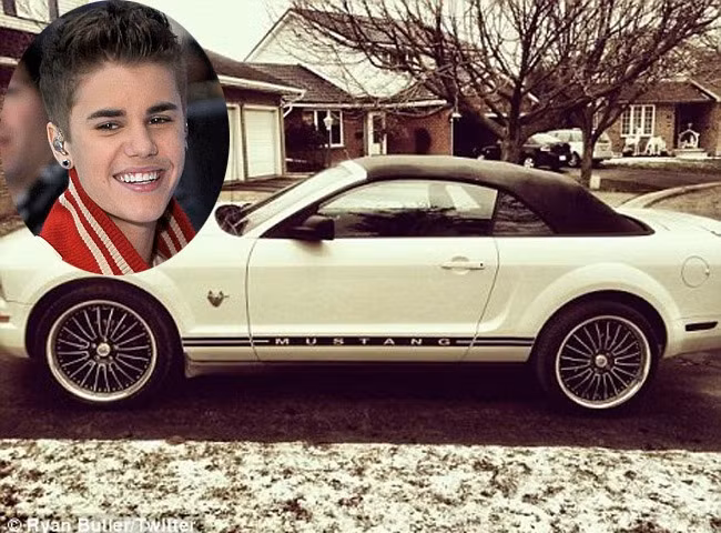 Justin và chiếc xế dành tặng cậu bạn thân Ryan