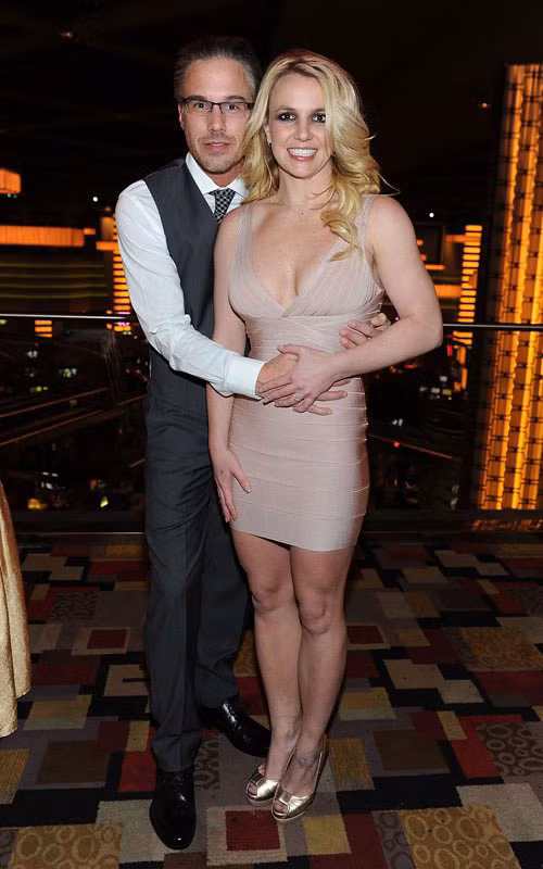 Jason là người luôn ở bên giúp đỡ và bảo vệ Britney trong khoảng thời gian cô gặp khó khăn nhất.