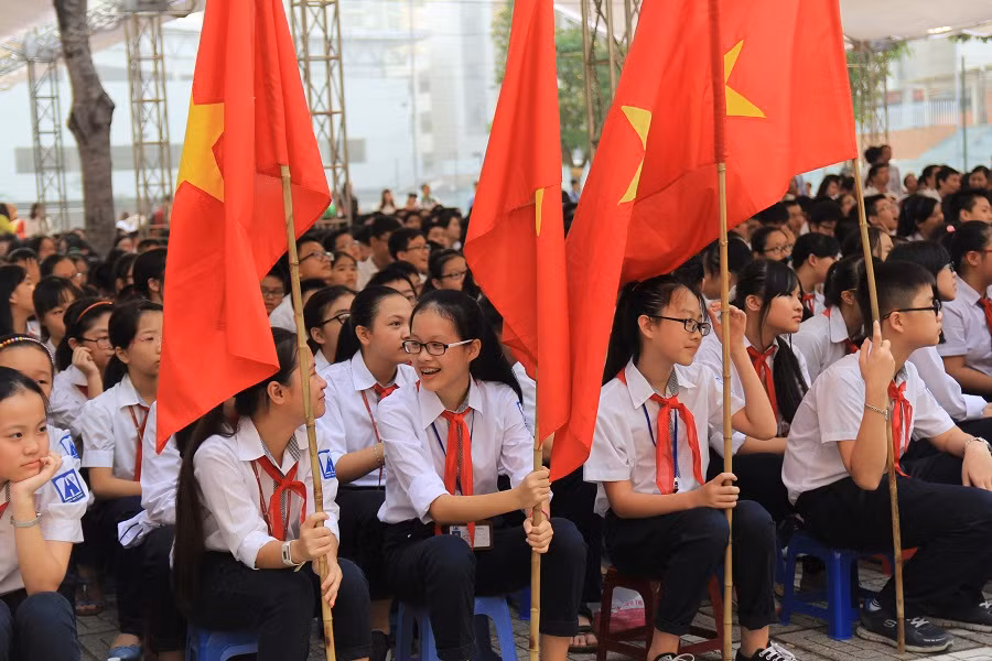 Học sinh cả nước tưng bừng khai giảng năm học mới ảnh 6