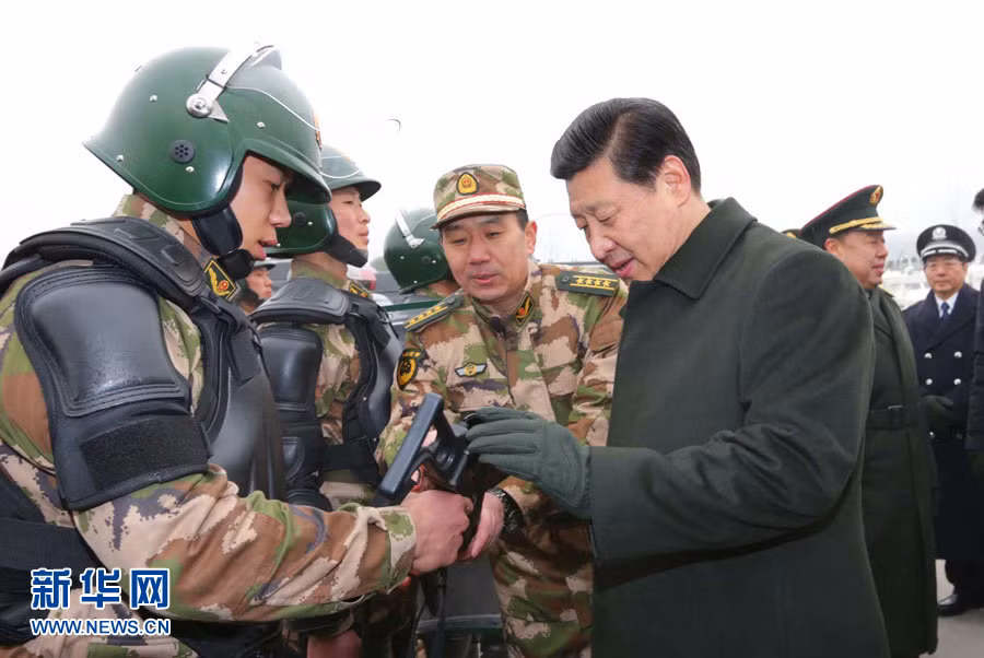 Ông Tập Cận Bình thăm và kiểm tra một đơn vị quân đội Trung Quốc.